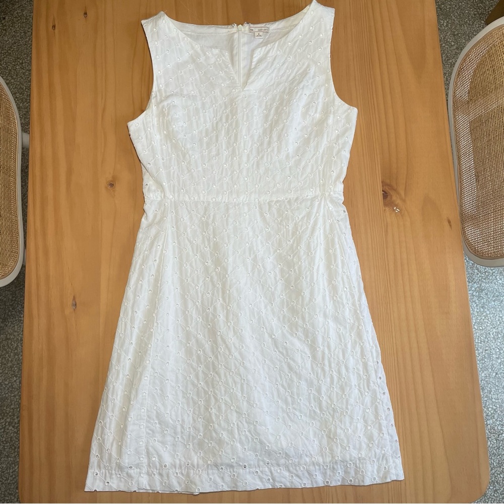 Gap, size 0: white eyelet sleeveless sheath dress with notch neck, zipper back